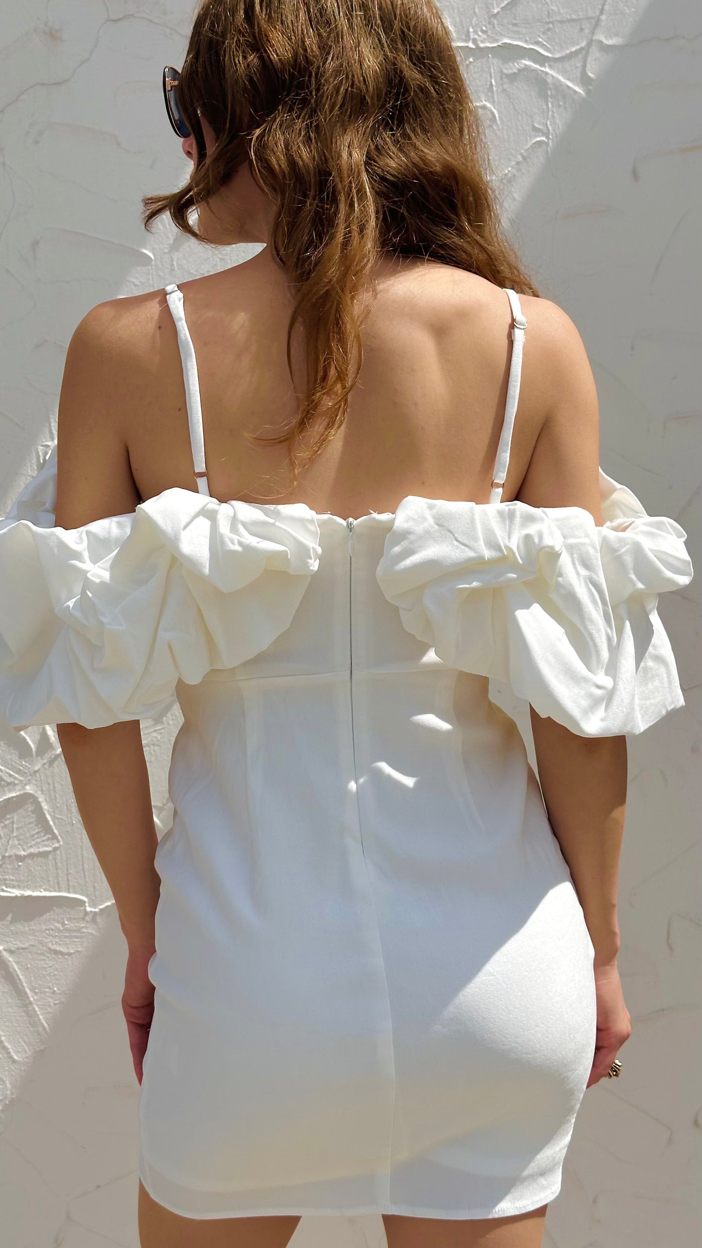 VESTIDO BLANCO CON RUFFLE