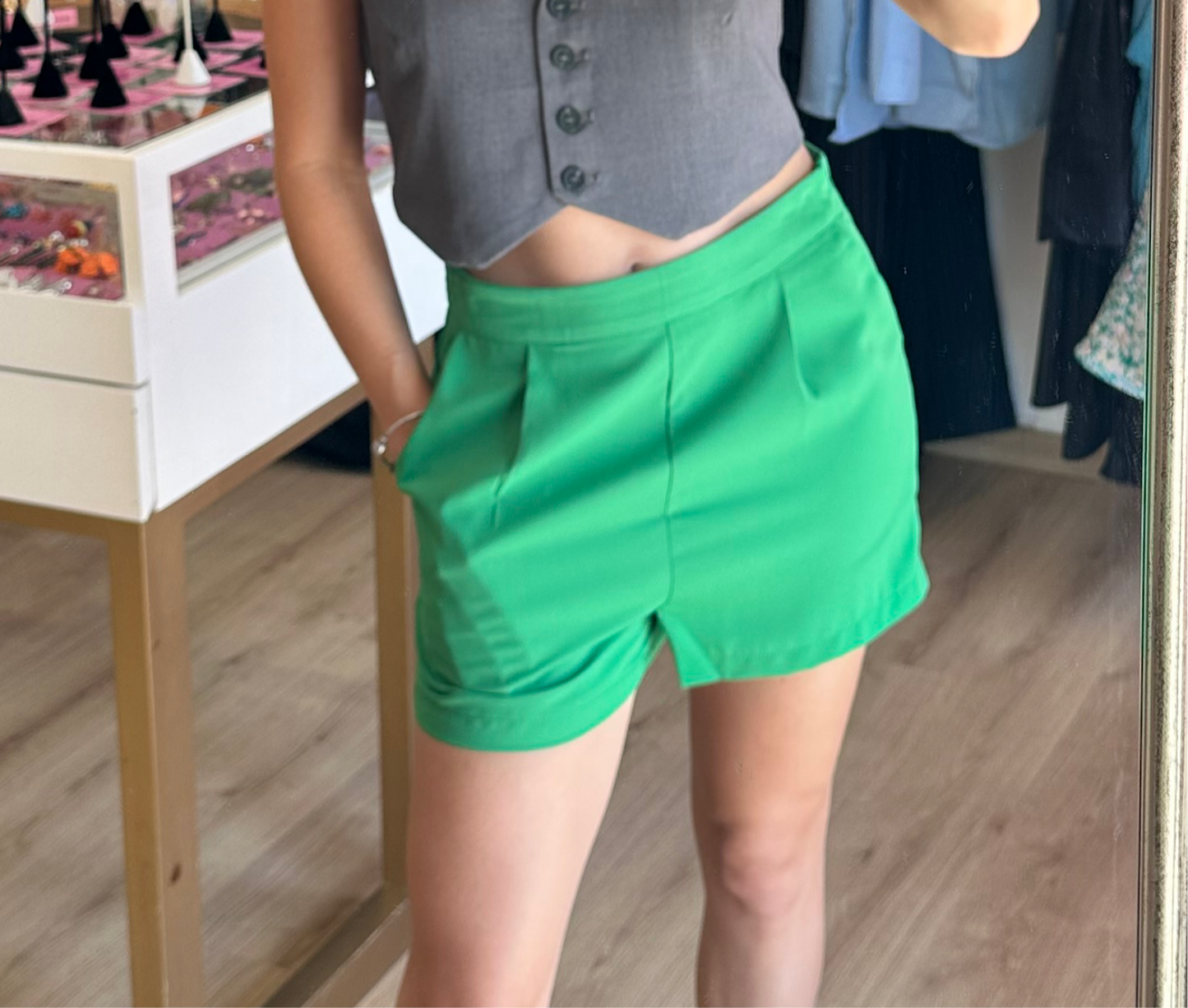 SHORT VERDE