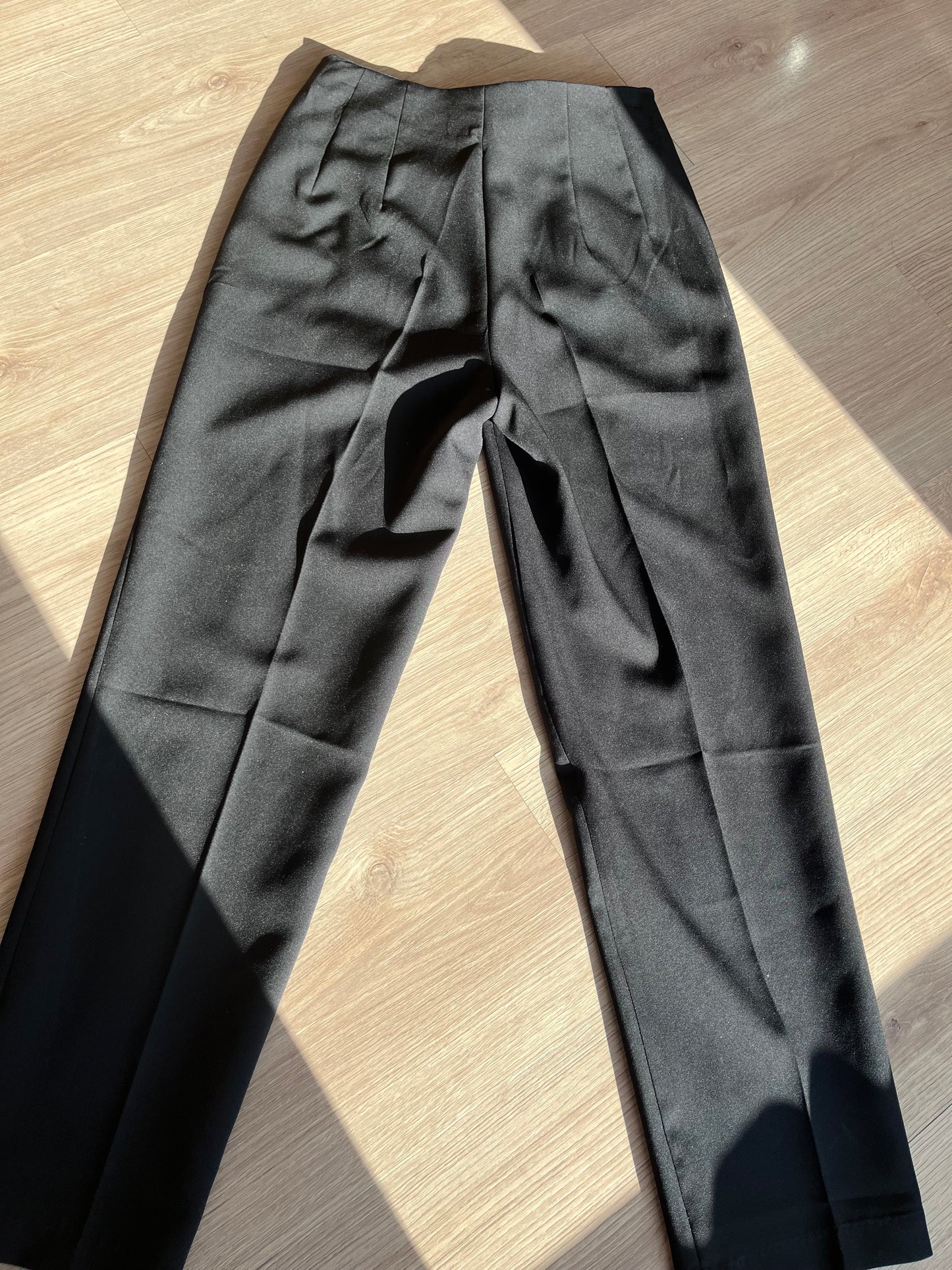 PANTALÓN DE VESTIR NEGRO CORTE RECTO