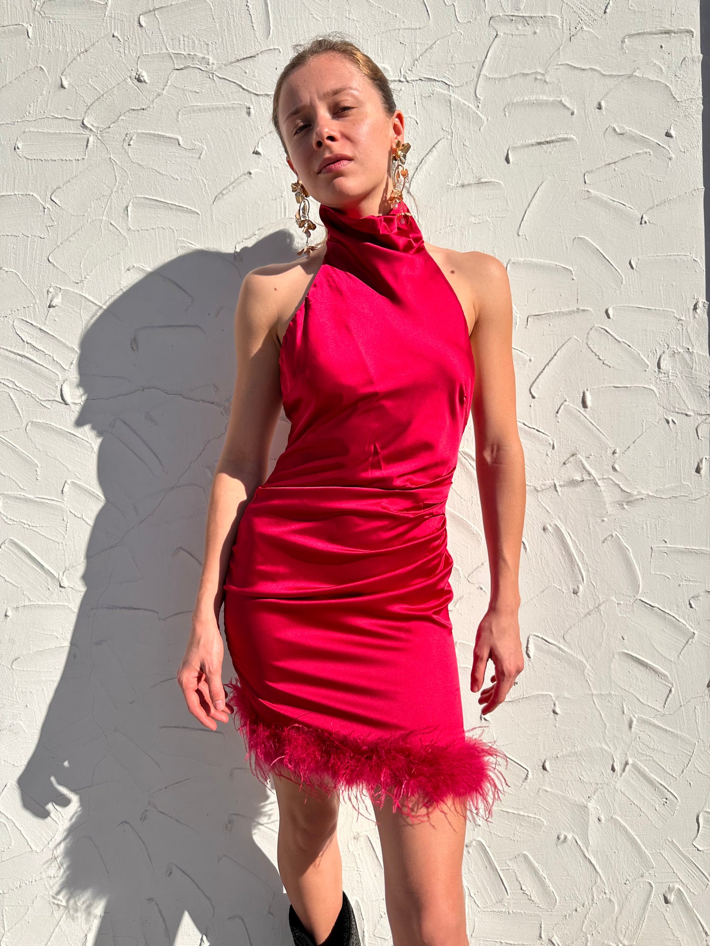 VESTIDO ROJO DESCUBIERTO DE LA ESPALDA